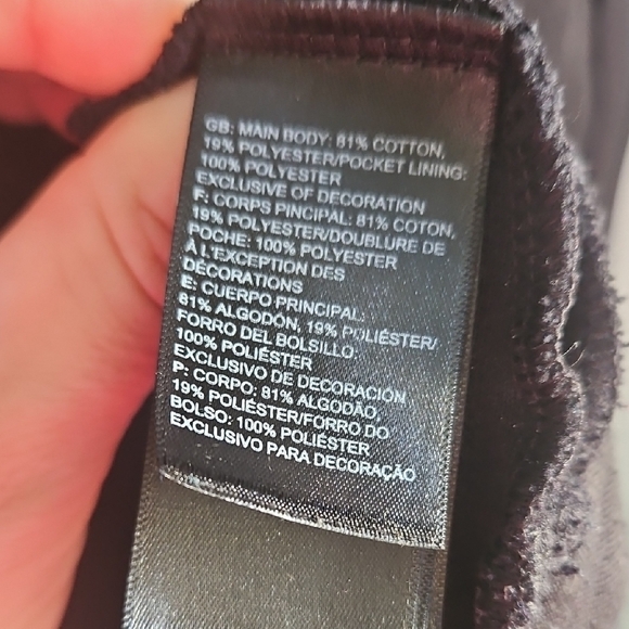 The North Face Women's Full Zip-Up Hoodie Black | Size XL - Picture 6 of 6